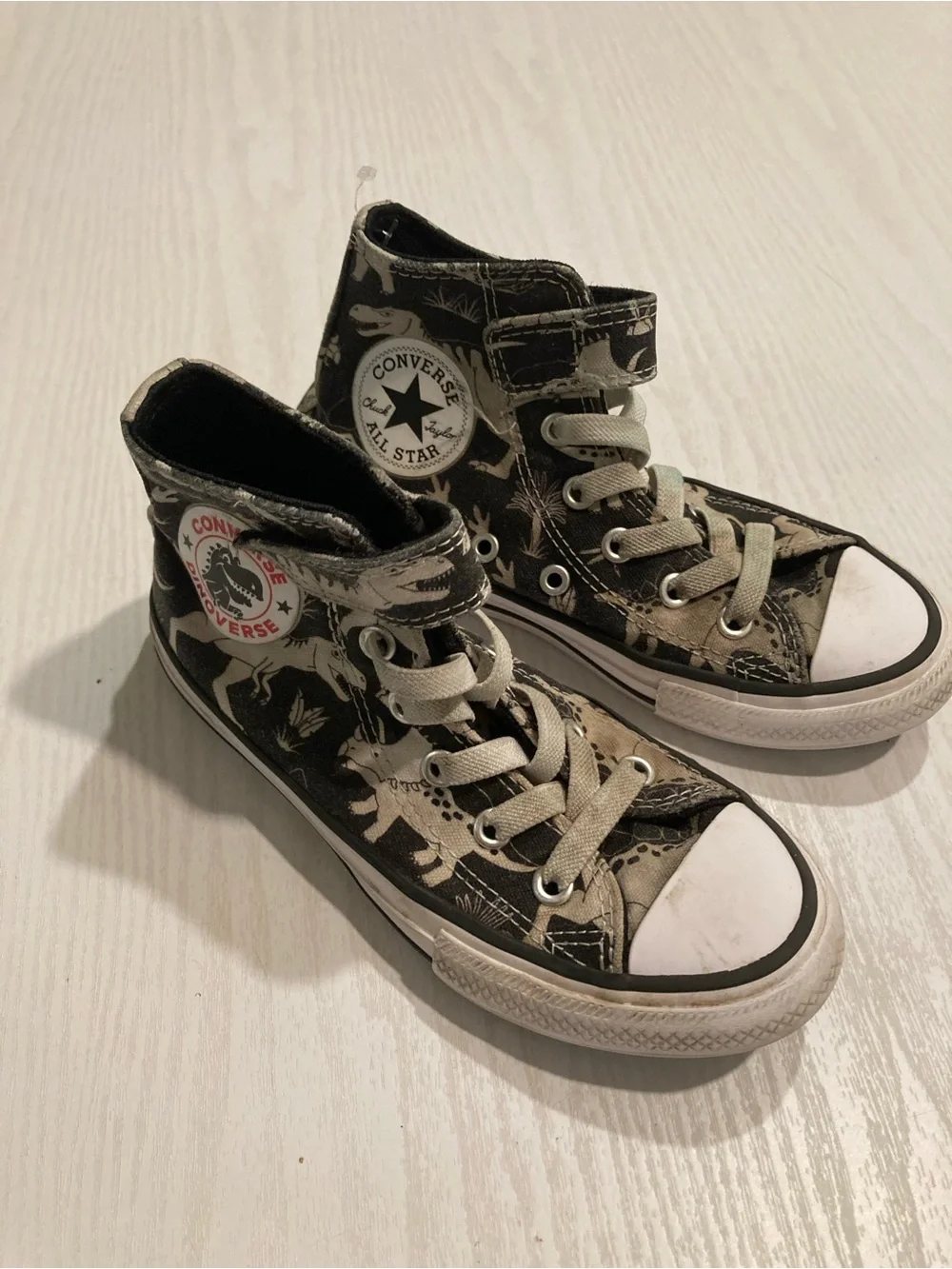 Converse Kids High-Top Sneakers in  Dinosaur Print